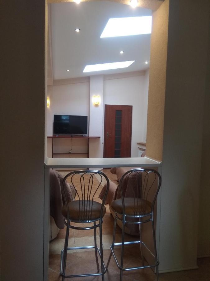 Mangal And Terrace In Center Apartment Lviv Kültér fotó